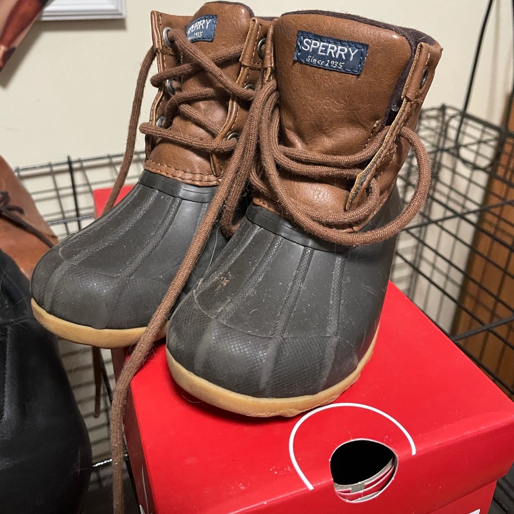 Little Kids Sperry duck boots